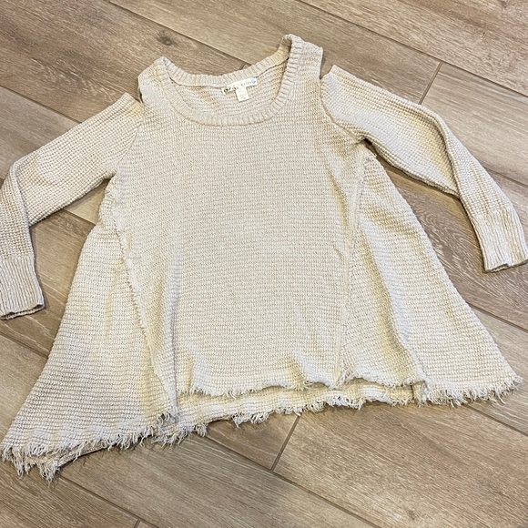Kaisely Sweaters - Kaisely Cold Shoulder Raw Hem Sweater LARGE